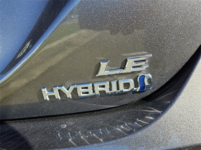 2023 Toyota Camry Hybrid LE photo 9