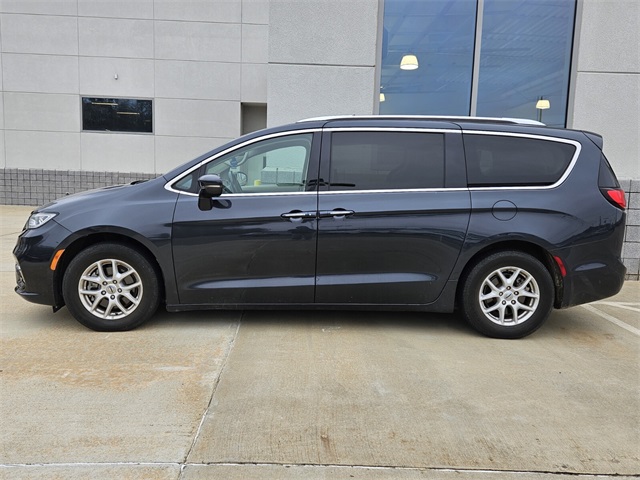 2021 Chrysler Pacifica Touring L photo 3