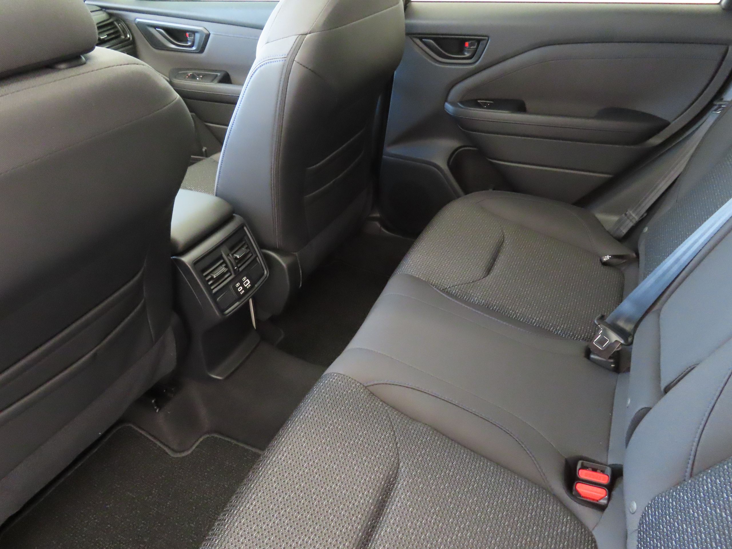 2025 Subaru Forester Premium Base photo 19