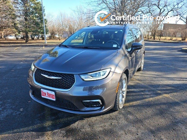 2022 Chrysler Pacifica Touring L's photo