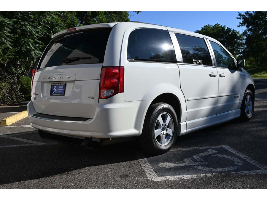 2013 Dodge Grand Caravan SXT photo 6