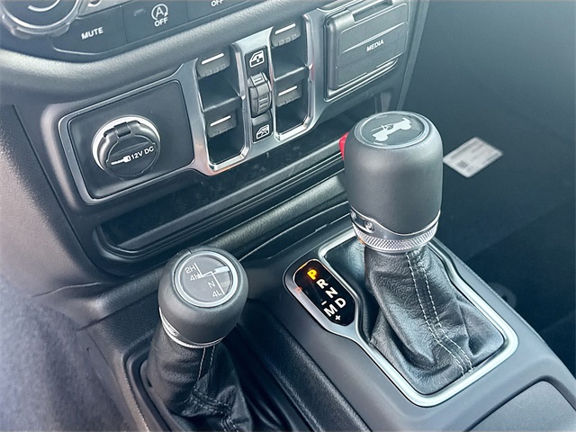 2025 Jeep Wrangler Sahara photo 14
