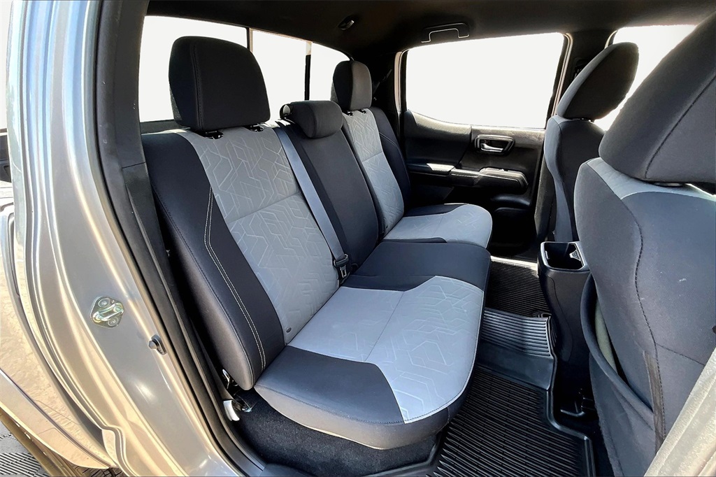 2020 Toyota Tacoma TRD Sport photo 28