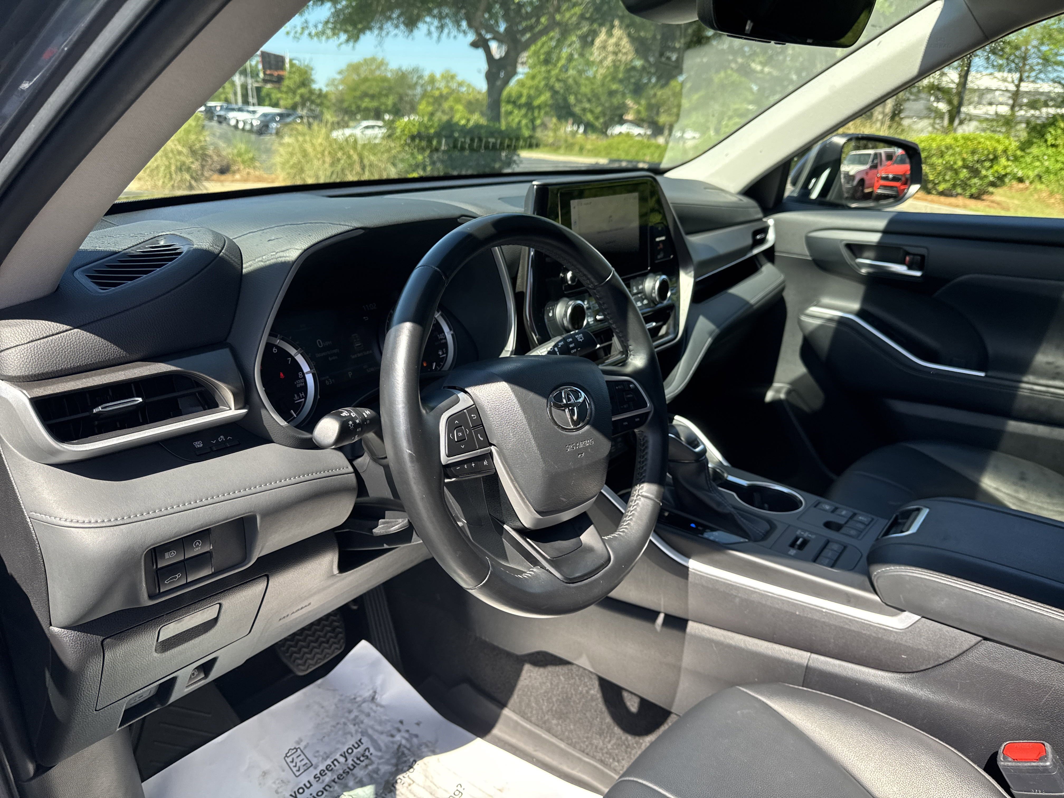 2023 Toyota Highlander XLE photo 10