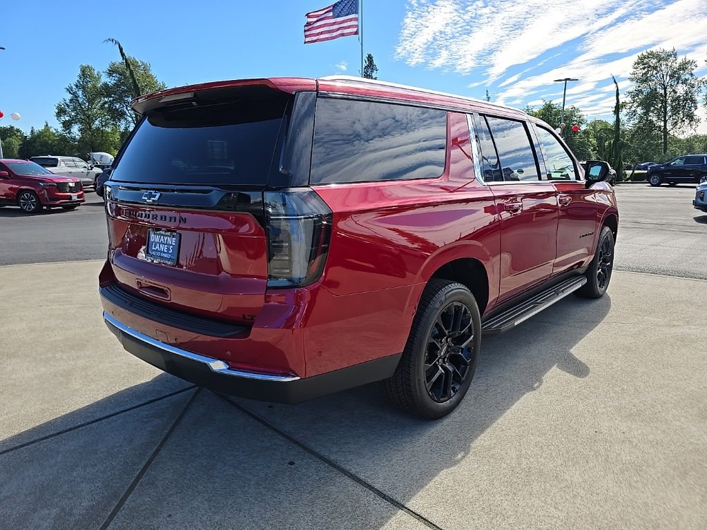 2025 Chevrolet Suburban LT photo 5
