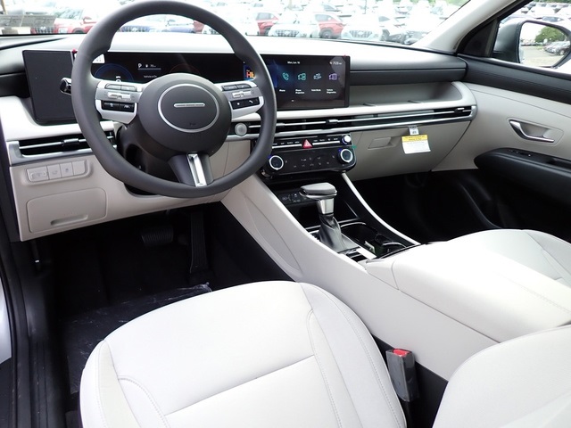 2025 Hyundai Tucson SEL photo 12