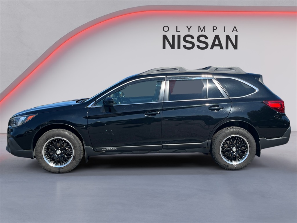 2018 Subaru Outback 2.5i Premium photo 2