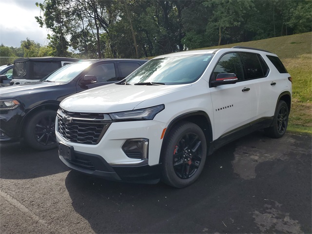 2023 Chevrolet Traverse Premier photo 3