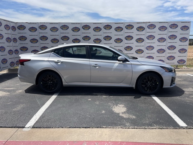 2025 Nissan Altima SV's photo