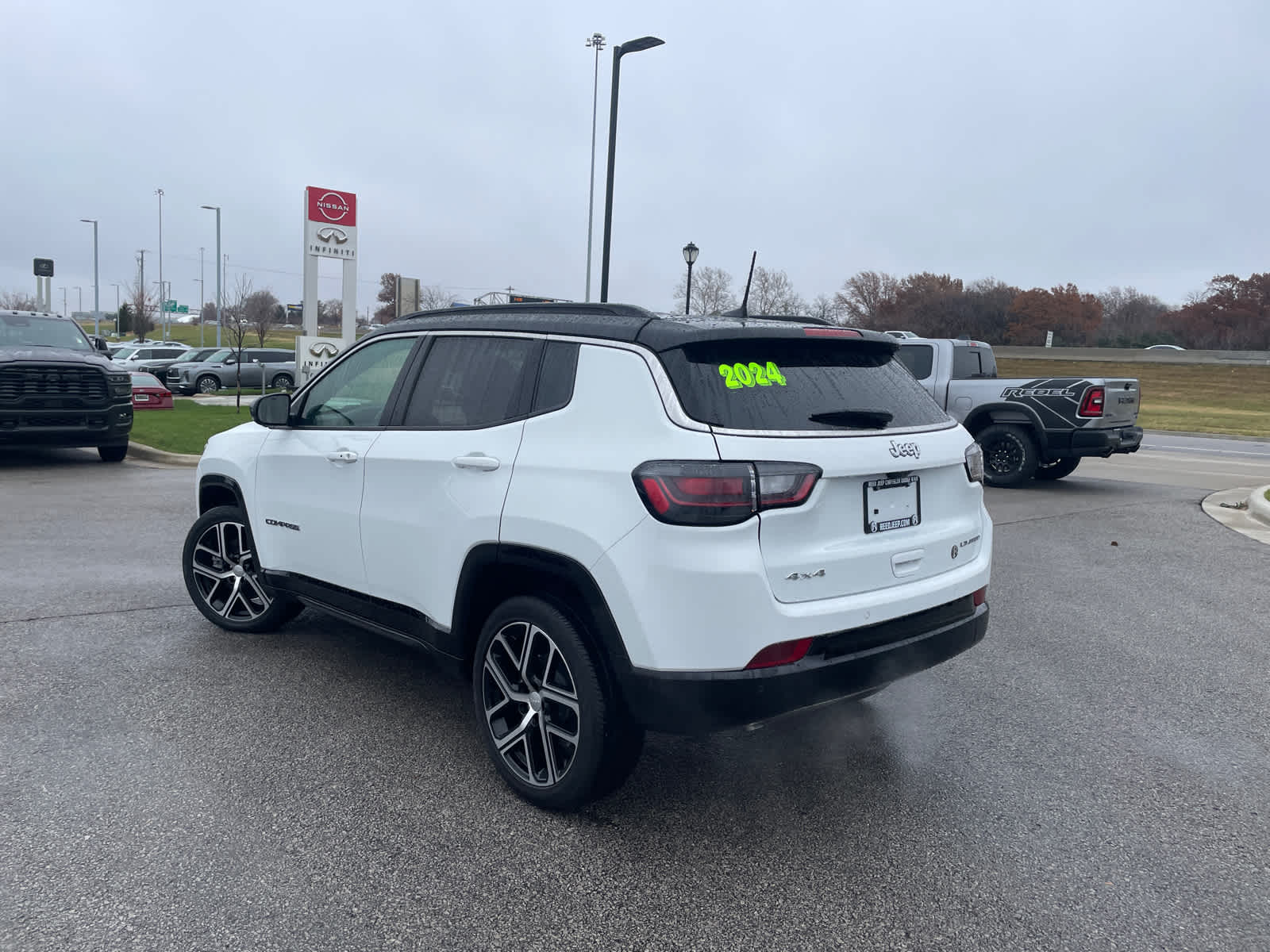2024 Jeep Compass Limited photo 2