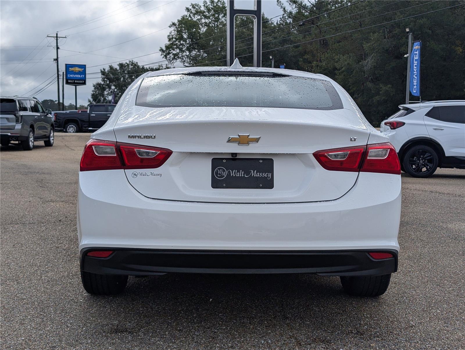 2023 Chevrolet Malibu 1LT photo 3