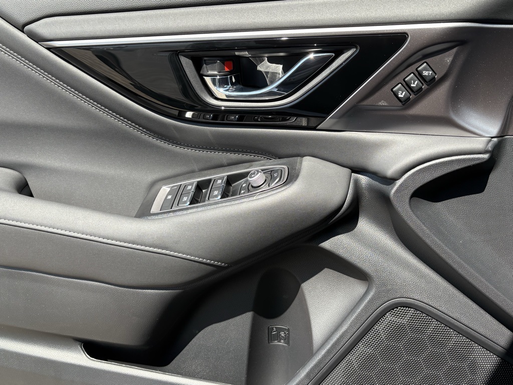 2025 Subaru Outback Touring XT photo 25