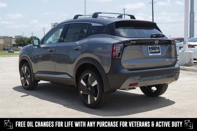 2025 Nissan Kicks SR photo 3
