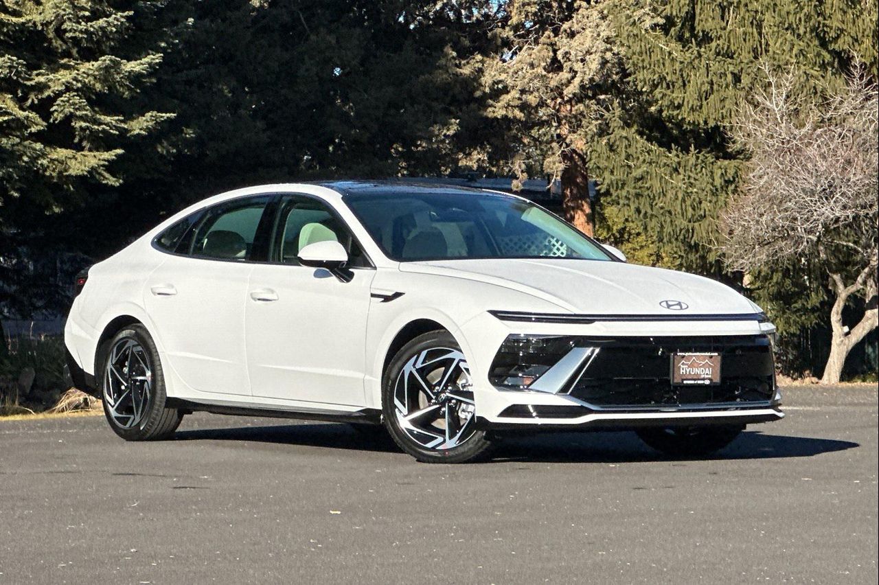2025 Hyundai Sonata SEL Convenience photo 2