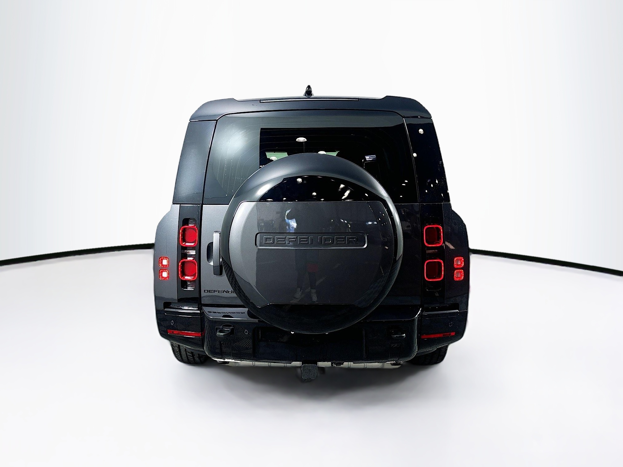 2025 Land Rover Defender 130 X-Dynamic SE photo 6