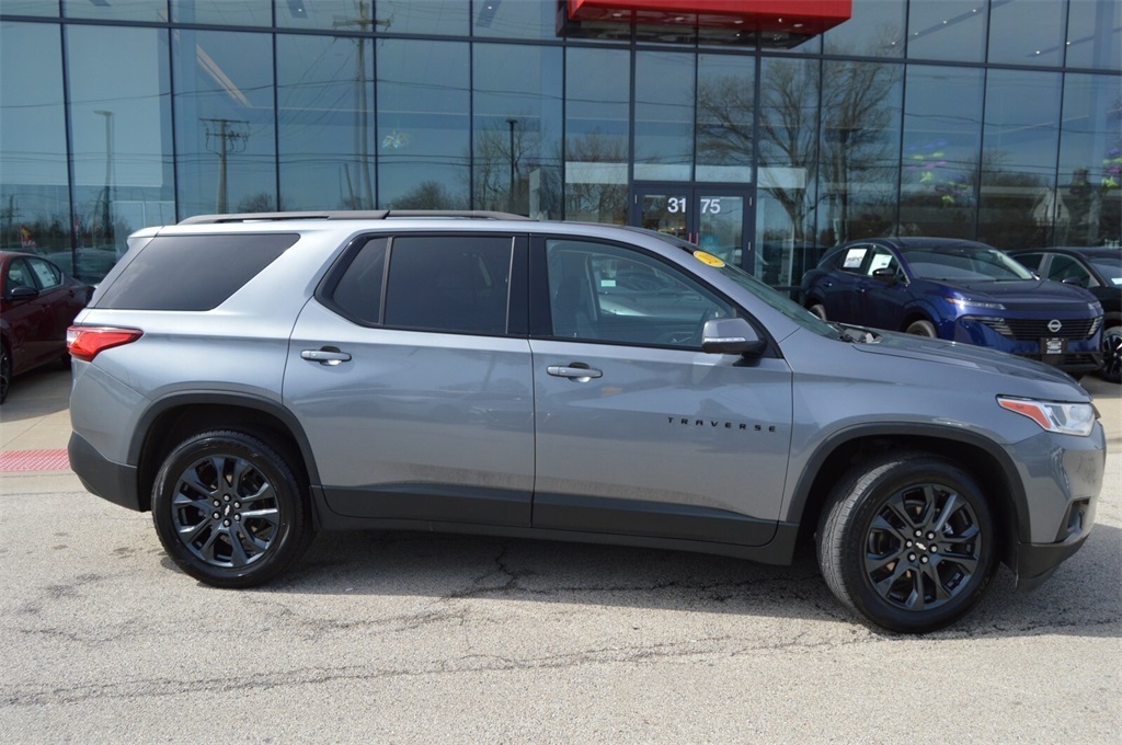 2021 Chevrolet Traverse RS photo 2