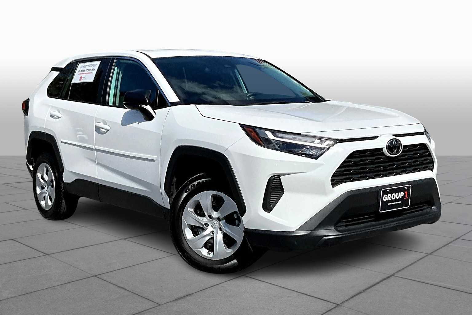 2024 Toyota RAV4 LE photo 2