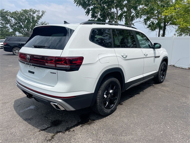2025 Volkswagen Atlas Peak Edition SE Technology photo 23