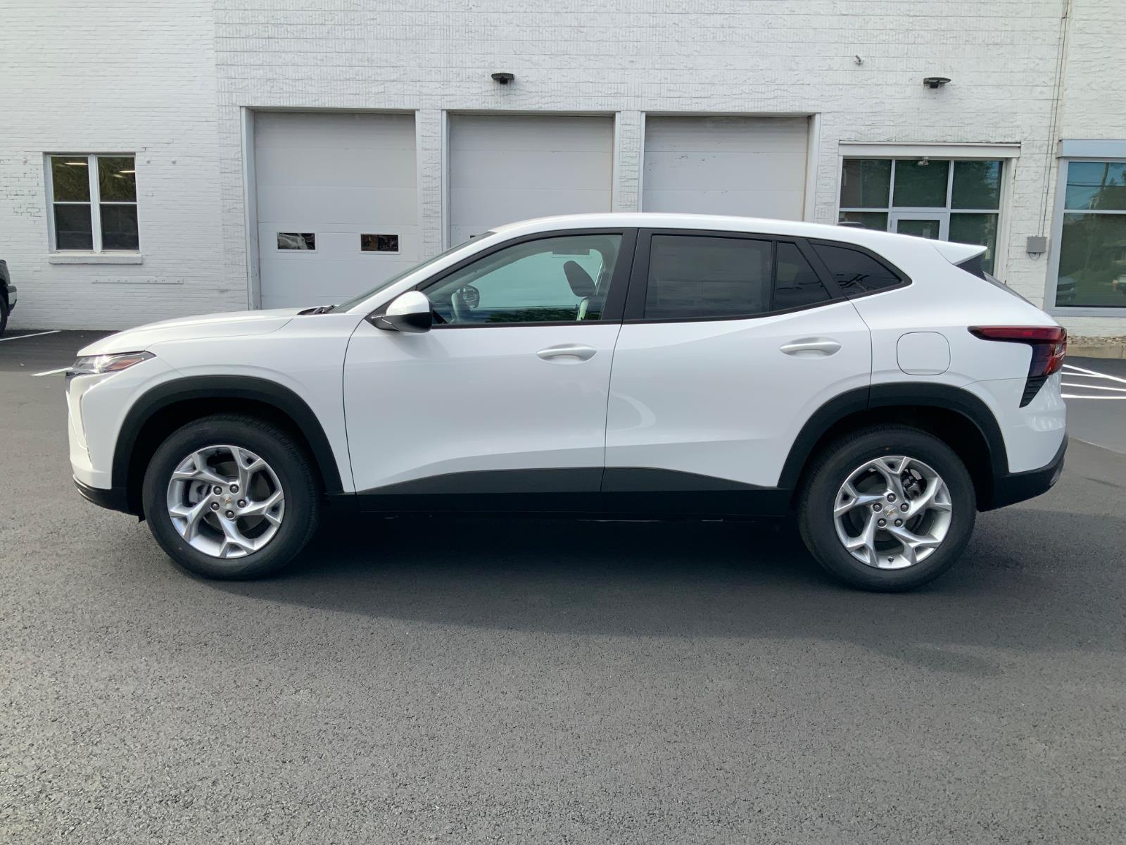 2026 Chevrolet Trax LS photo 3