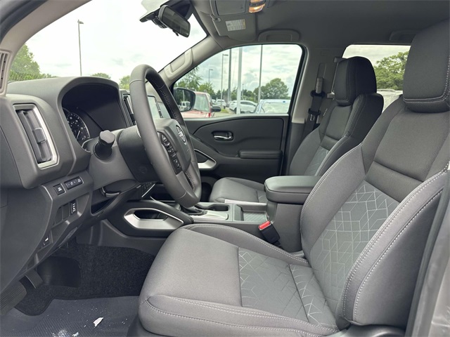 2025 Nissan Frontier SV photo 16
