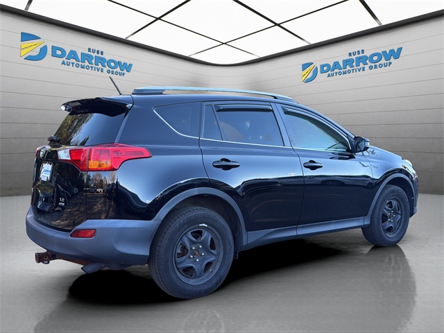 2015 Toyota RAV4 LE photo 4