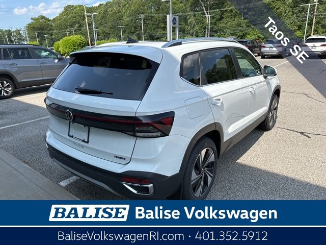 2025 Volkswagen Taos SE photo 4