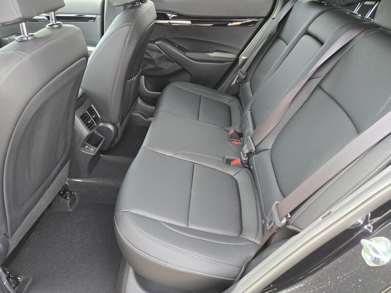 2025 Kia Seltos EX photo 8