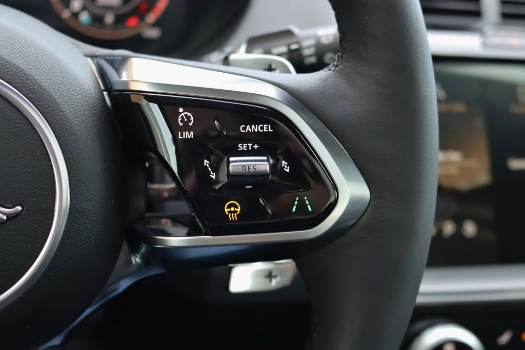 2024 JAGUAR E-PACE - Image 16