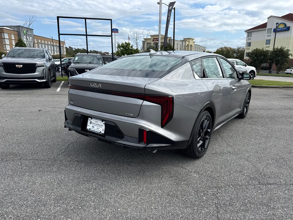 2025 Kia K4 GT-Line Turbo photo 3