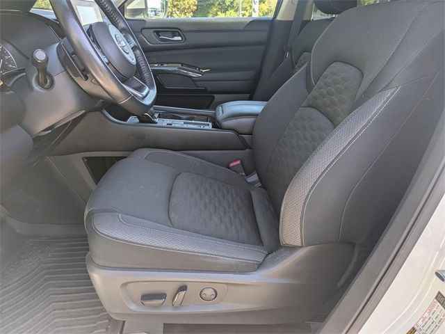 2022 Nissan Pathfinder SV photo 19