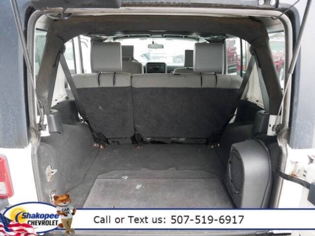 2010 Jeep Wrangler Unlimited Rubicon photo 10