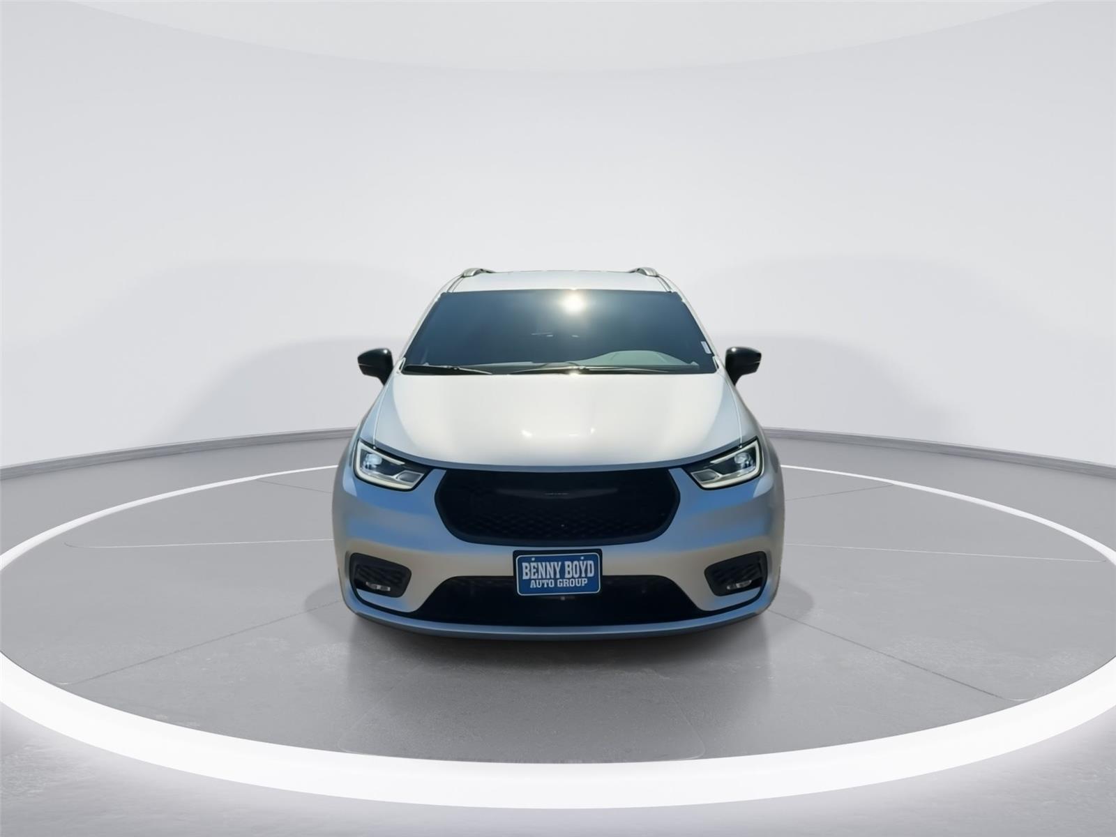 2026 Chrysler Pacifica photo 3