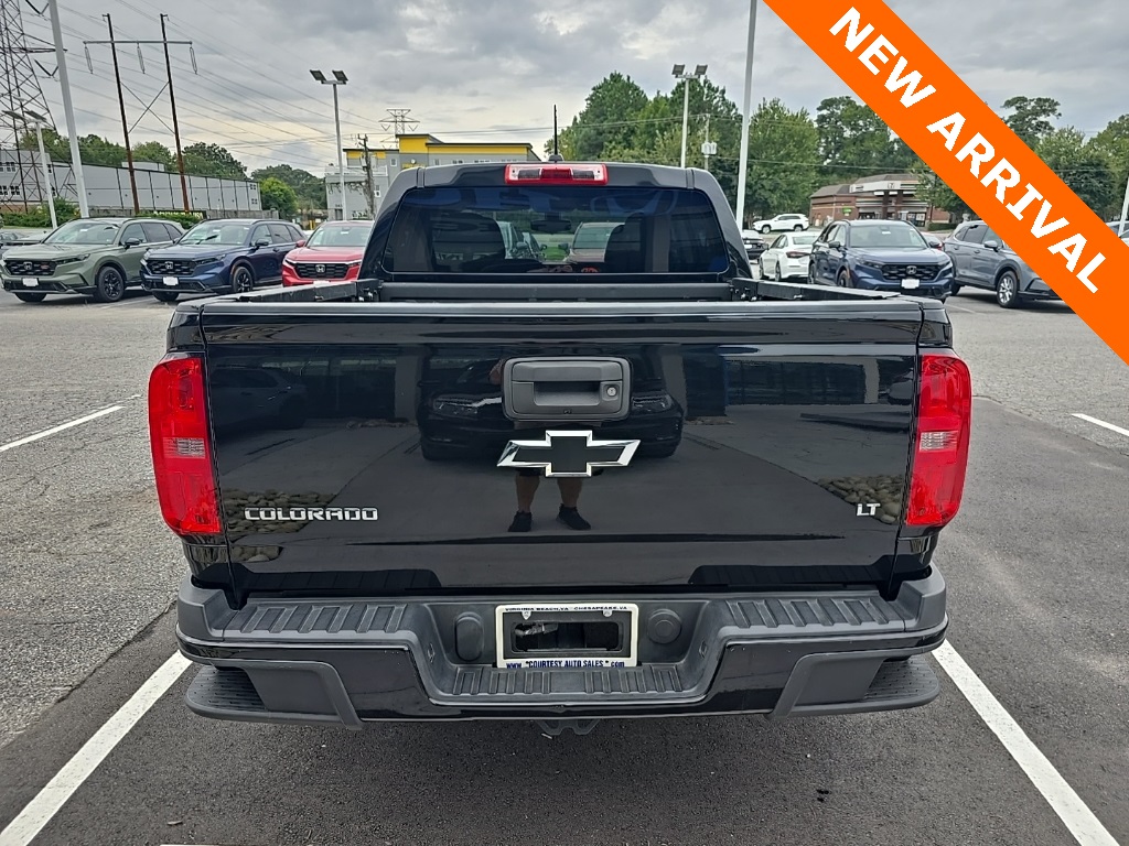 2015 Chevrolet Colorado LT photo 2