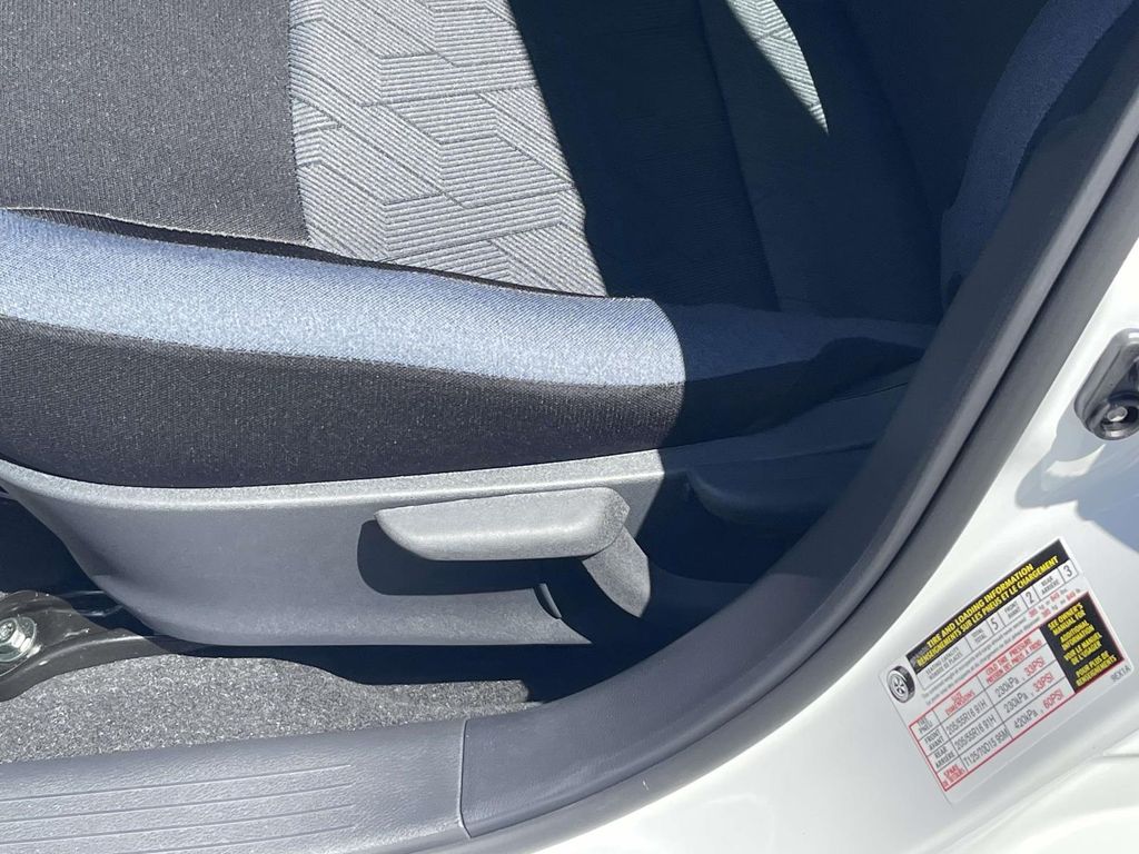 2025 Nissan Versa SV photo 16