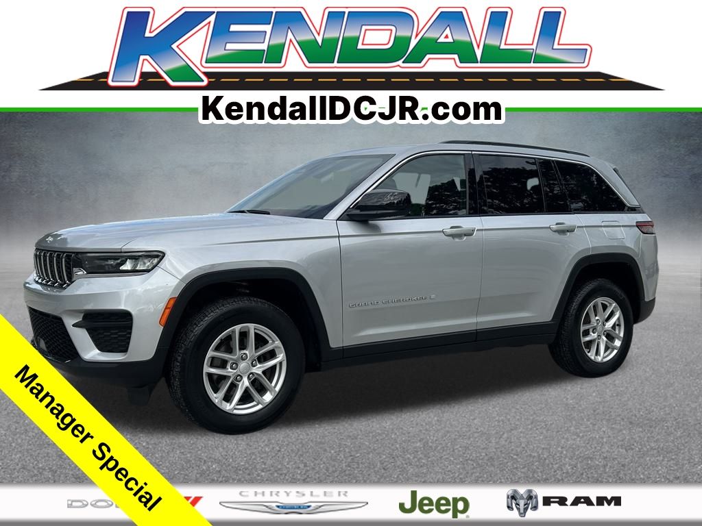 2024 Jeep Grand Cherokee Laredo's photo
