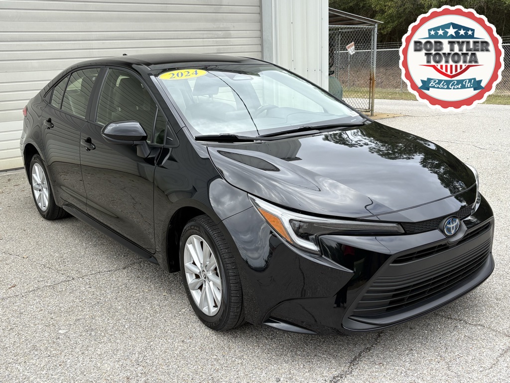 2024 Toyota Corolla LE's photo