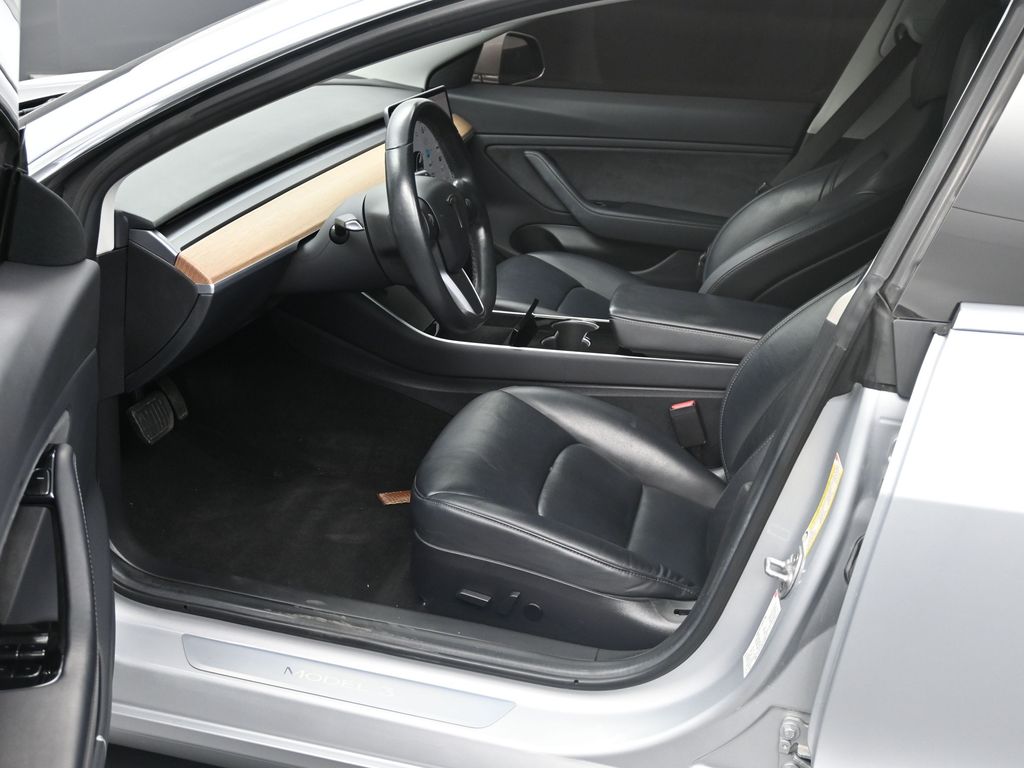 2018 Tesla Model 3 Long Range photo 9