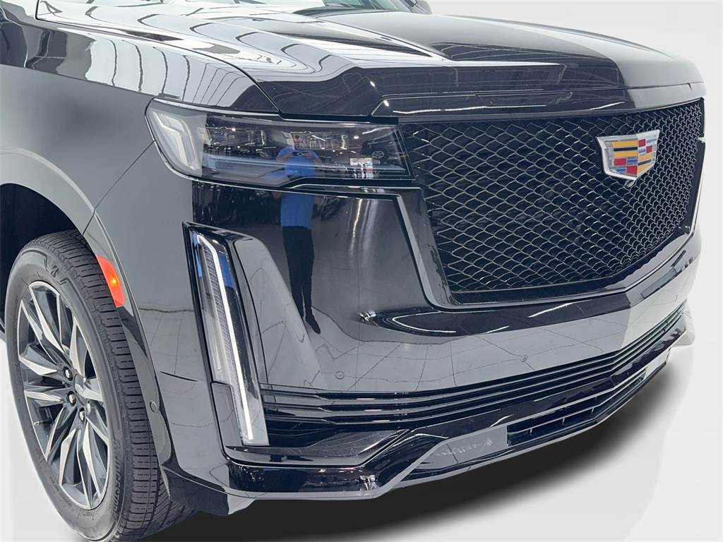 2024 Cadillac Escalade ESV Sport Platinum photo 3