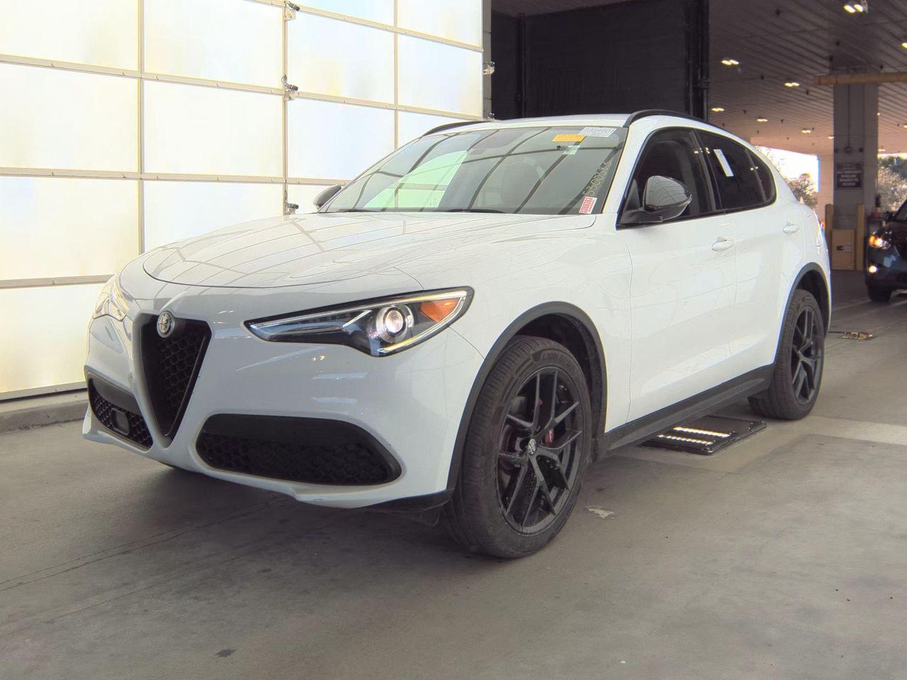 2019 Alfa Romeo Stelvio Base's photo