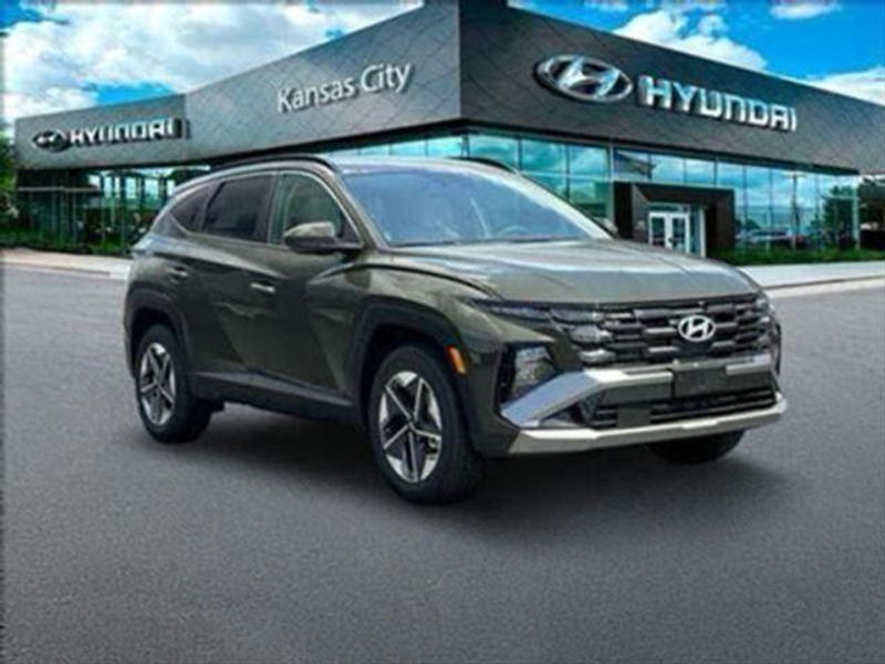 Certified 2025 Hyundai Tucson SEL with VIN 5NMJB3DE3SH537082 for sale in Kansas City