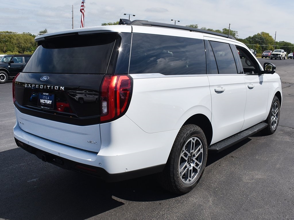 2025 Ford Expedition MAX photo 14