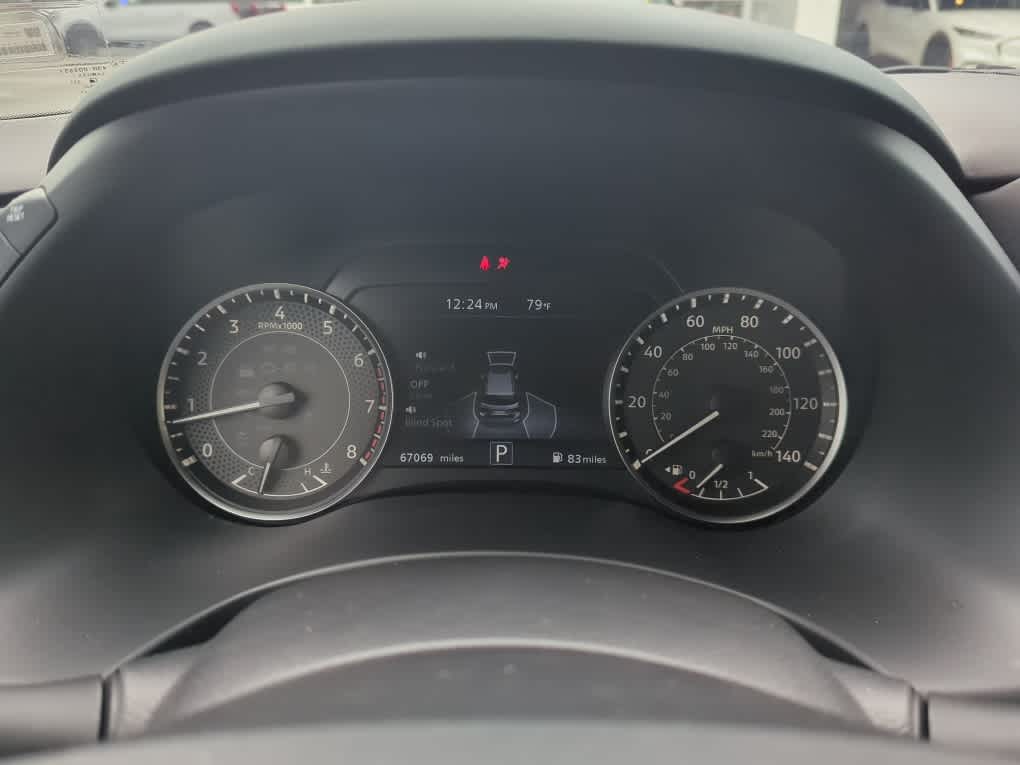 2022 Nissan Armada SV photo 5