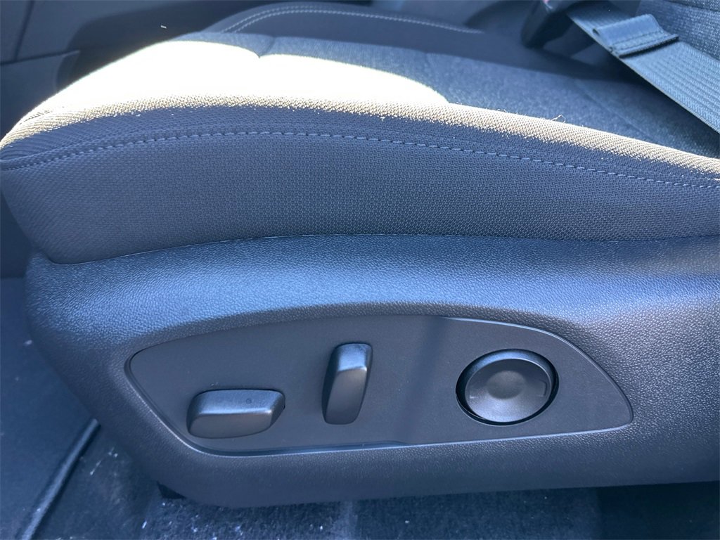 2026 GMC ACADIA - Image 16