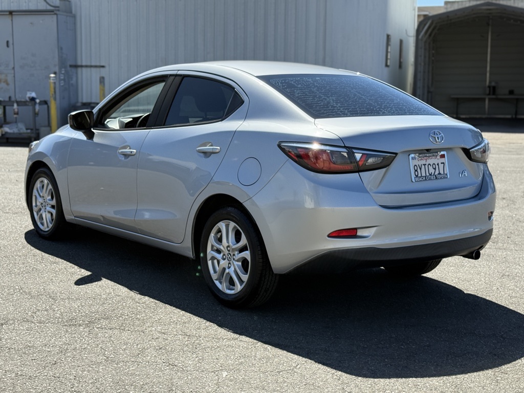 2017 Toyota Yaris iA Base photo 9