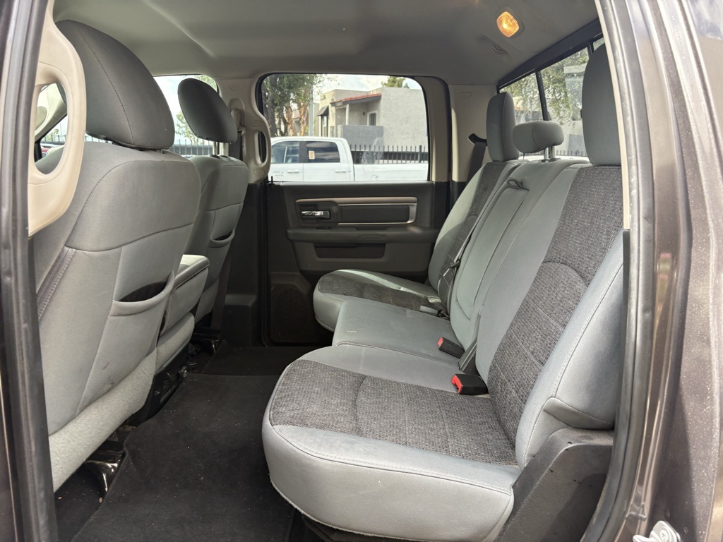 2019 Ram 1500 SLT photo 9