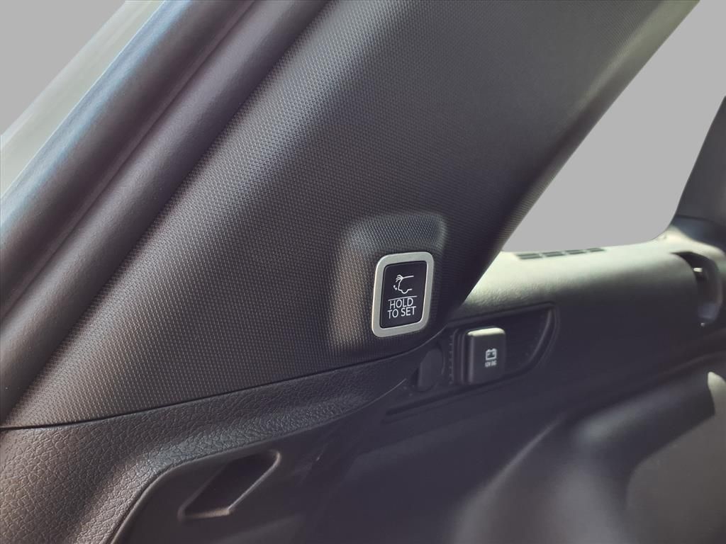 2025 Jeep Grand Cherokee Laredo X photo 24