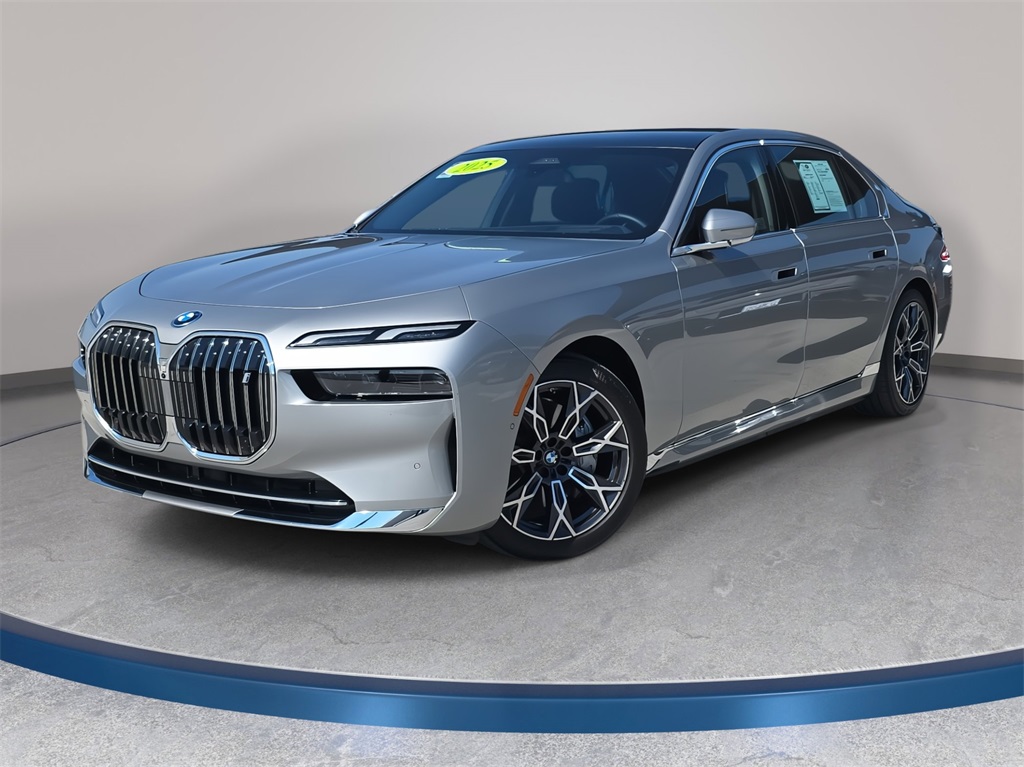 2025 BMW i7 50's photo