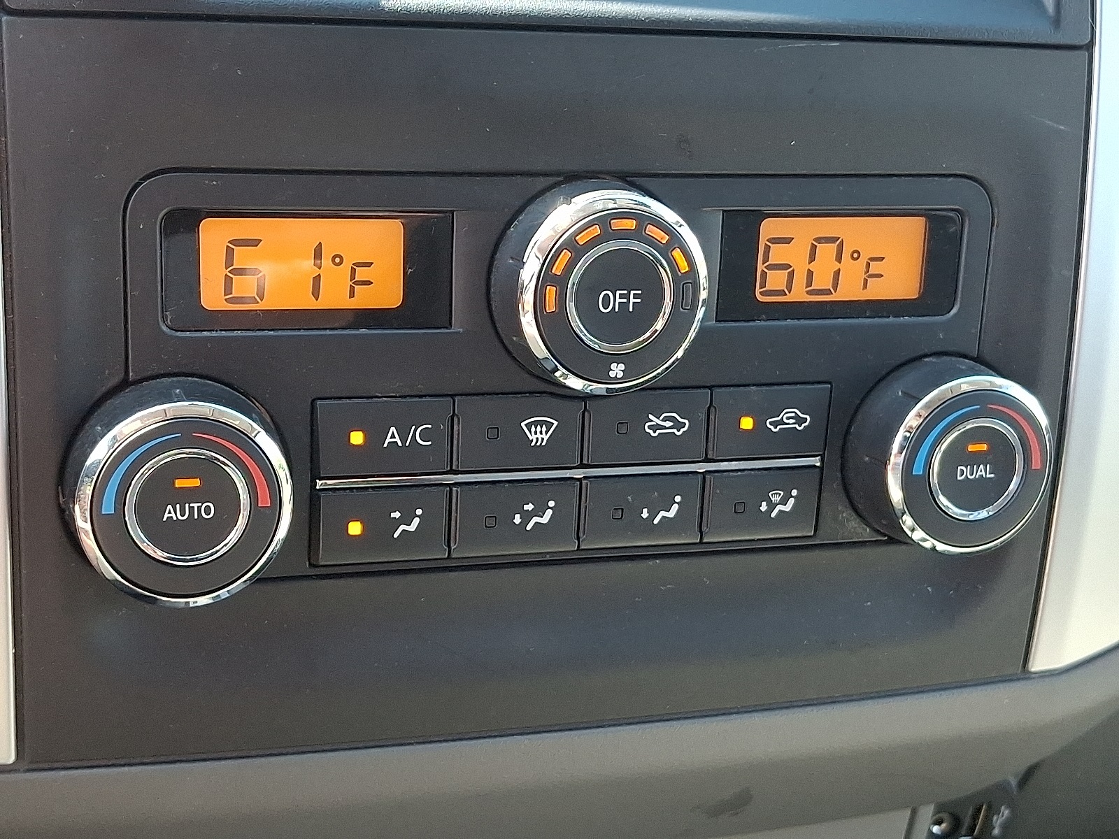 2021 Nissan Frontier SV Crew Cab photo 14