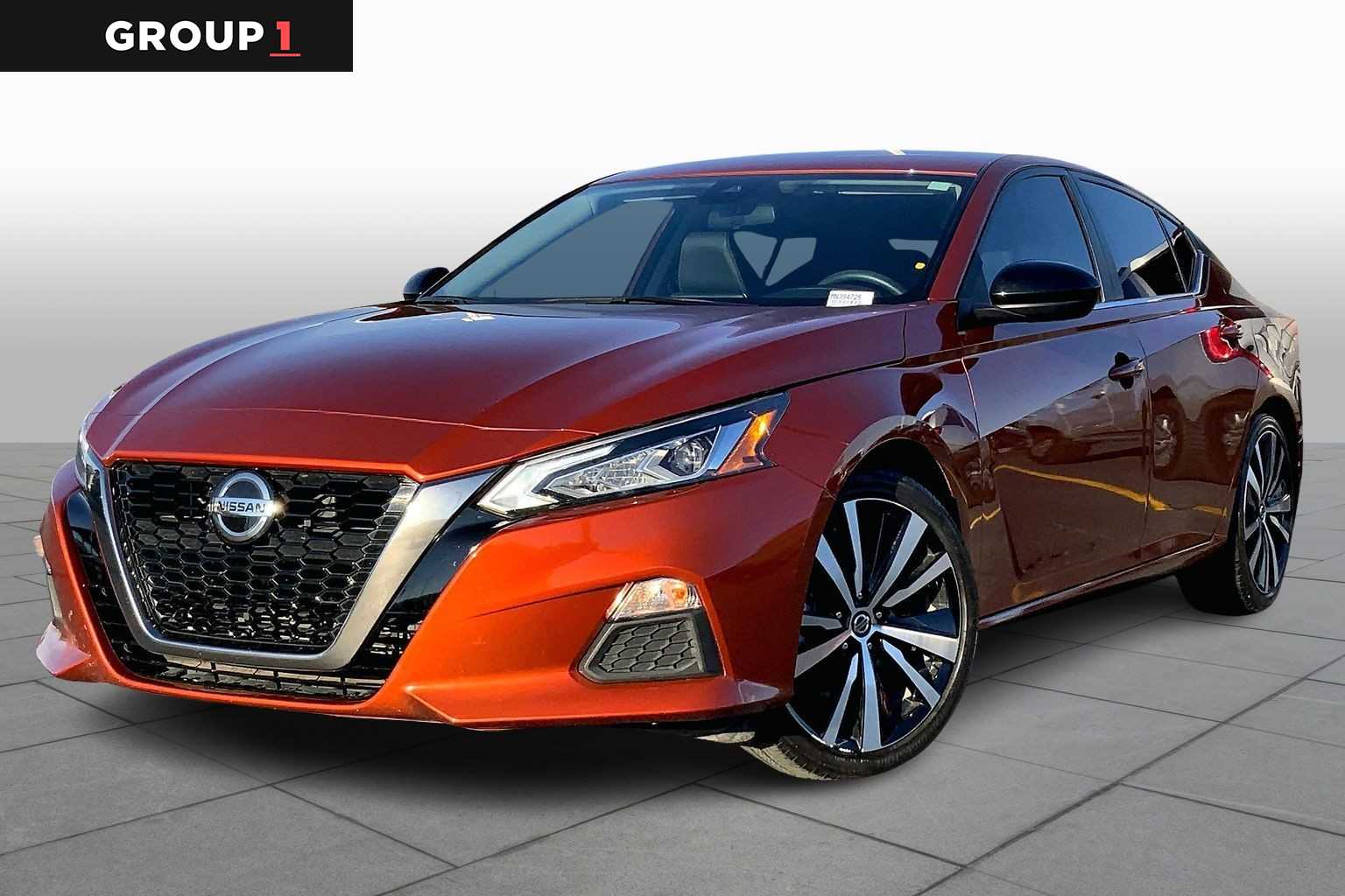 2021 Nissan Altima SR's photo