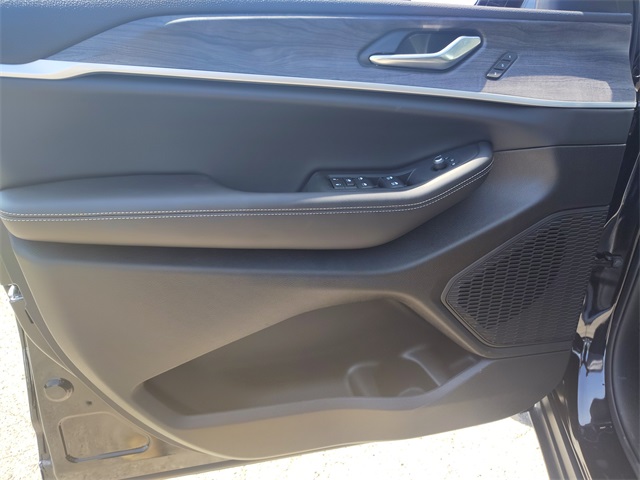 2025 Jeep Grand Cherokee Limited photo 12